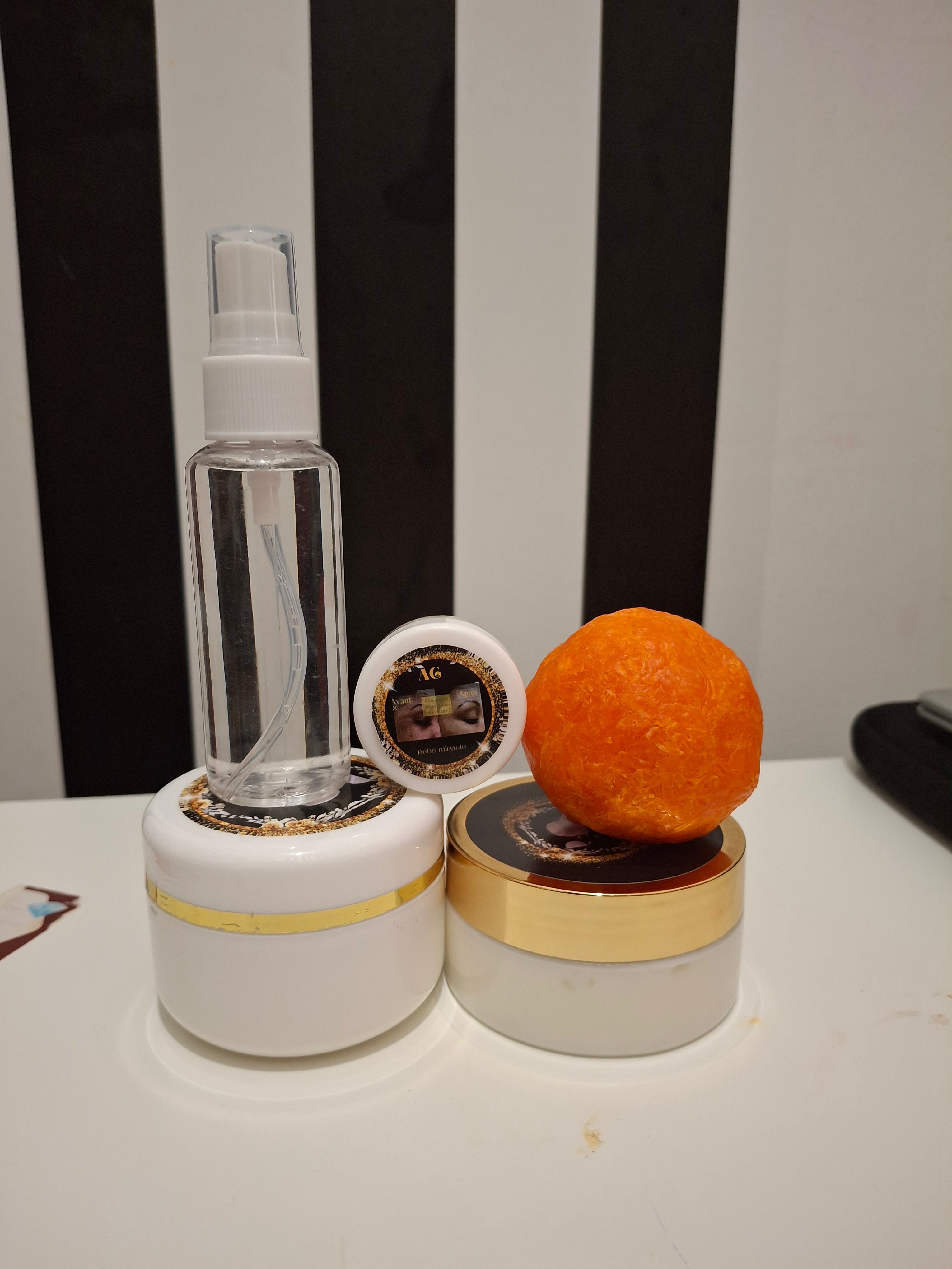 Kit, visage hyperpigmentation avec du savon, teint marron clair